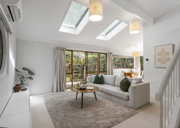  at 8A Athol Place, Saint Heliers, Auckland