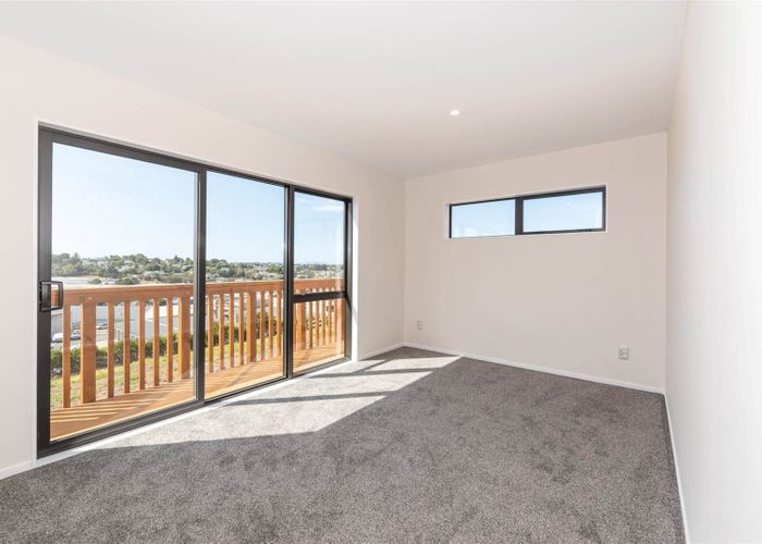  at 8 Myra G Place, Stanmore Bay, Rodney, Auckland