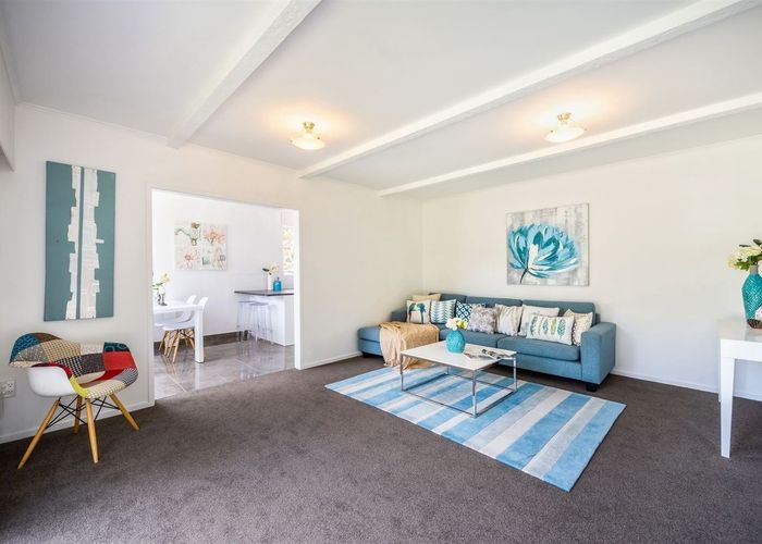  at 9 Juniper Road, Sunnynook, Auckland