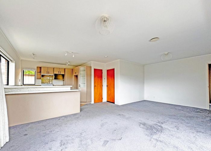  at 1/12 Shakespeare Road, Milford, Auckland
