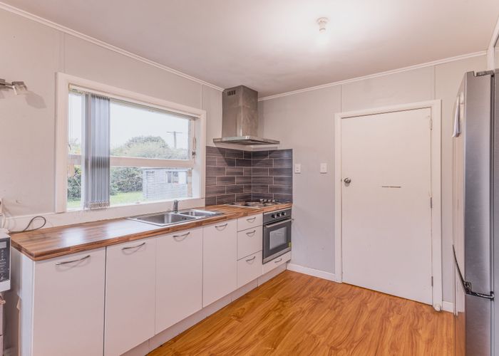  at 272 Fox Street, Hamilton East, Hamilton