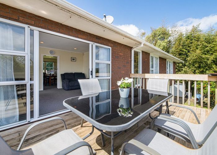  at 9 Boler Place, New Lynn, Auckland