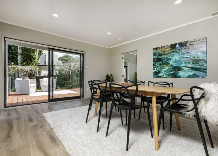  at 33 Waipuia Place, Greenhithe, North Shore City, Auckland