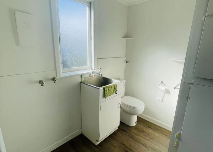  at 998 Beach Road, Torbay, North Shore City, Auckland