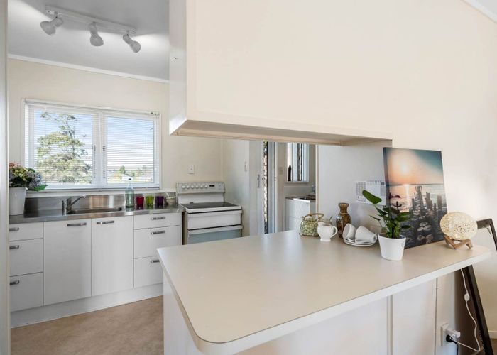  at 9/27 Nikau Street, New Lynn, Waitakere City, Auckland
