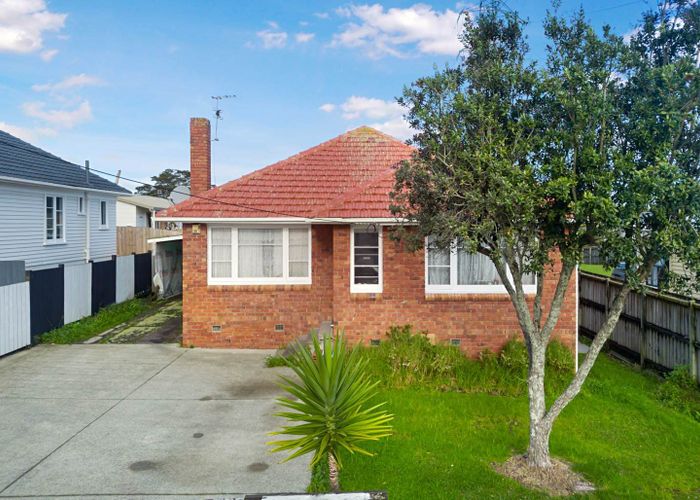  at 24 White Swan Road, Mount Roskill, Auckland City, Auckland