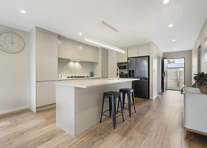  at 7B De Quincey Terrace, Highland Park, Manukau City, Auckland