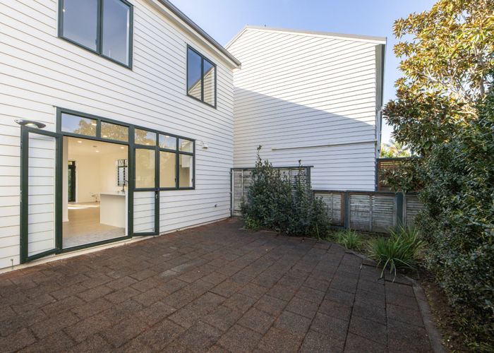  at 68/1 Ambrico Place, New Lynn, Waitakere City, Auckland