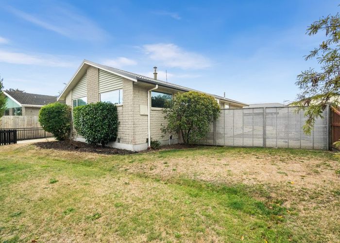  at 6 Fir Tree Lane, Aranui, Christchurch