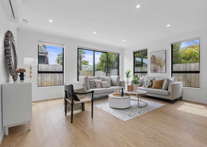  at 27A La Perouse Street, Botany Downs, Manukau City, Auckland