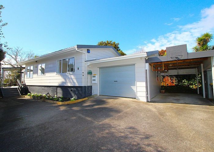  at 5 Porter Avenue, Te Atatu South, Auckland