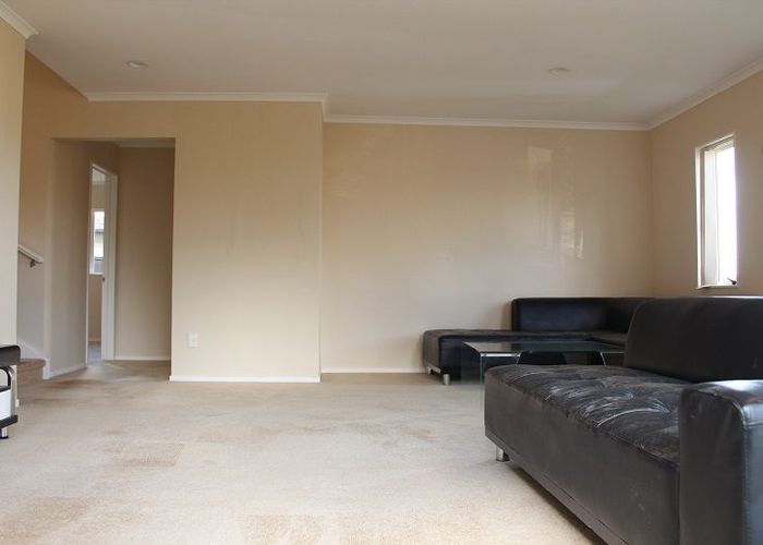  at 4 Trotting Terrace, Fairview Heights, North Shore City, Auckland