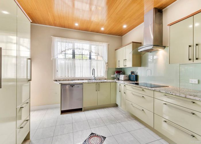  at 3 Mahoney Drive, Albany, Auckland