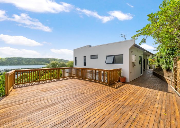  at 8a Kiriwai Road, Paremata, Porirua, Wellington