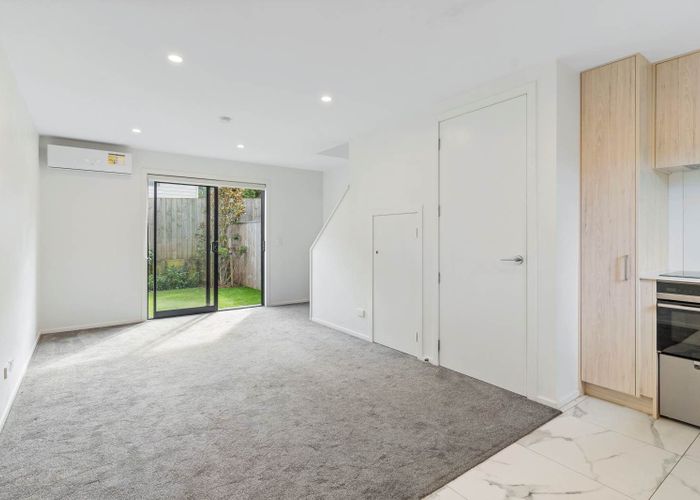  at 7/102 Millbrook Road, Sunnyvale, Waitakere City, Auckland
