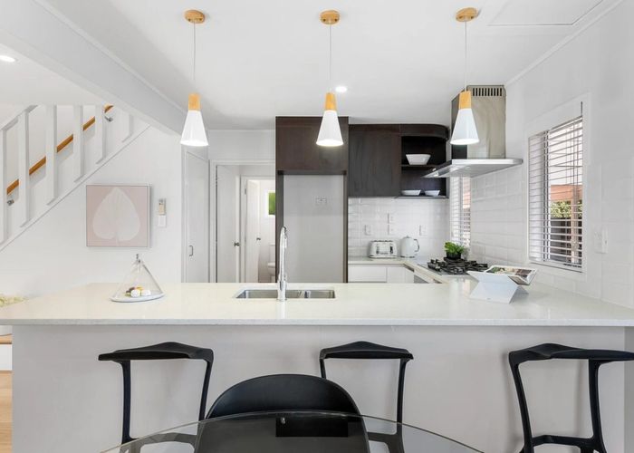  at 4/31 Wairakei Street, Greenlane, Auckland City, Auckland