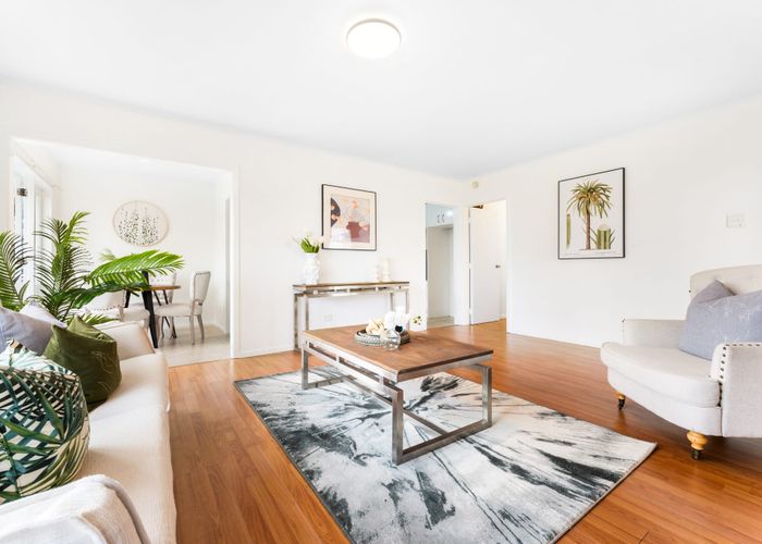  at 4  Kirrie Avenue, Te Atatu South, Waitakere City, Auckland