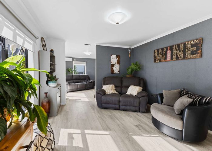  at 7 Waterloo Place, Westown, New Plymouth