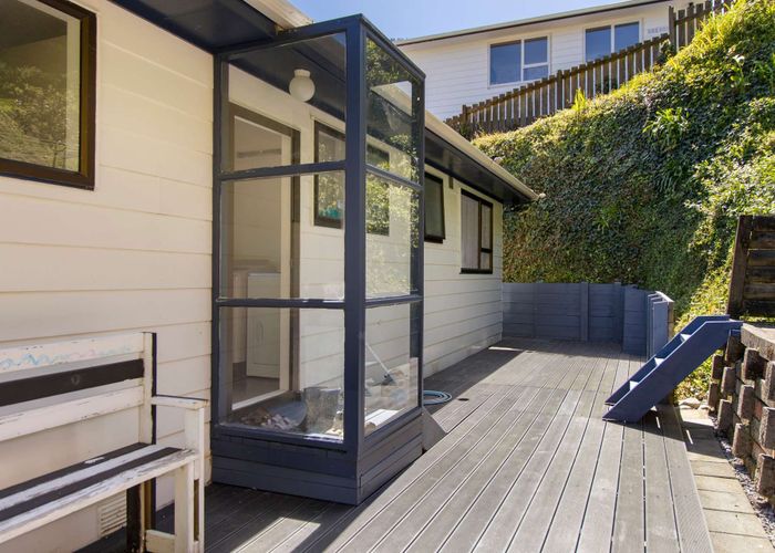  at 9 Castle Crescent, Stokes Valley, Lower Hutt