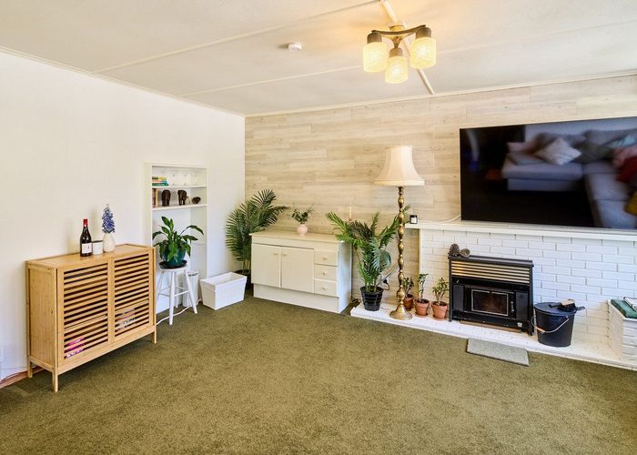  at 19 Franklyn Road, Tawa, Wellington, Wellington