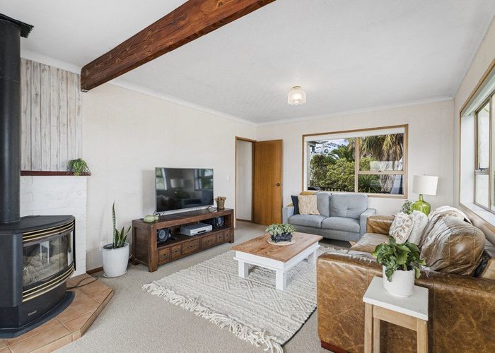  at 2 Melandra Road, Stanmore Bay, Whangaparaoa
