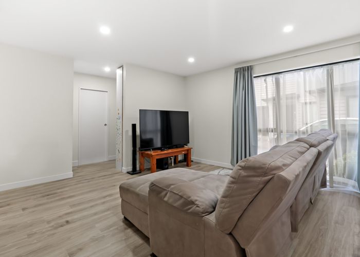  at 15 Rosarina Lane, Takanini, Papakura, Auckland