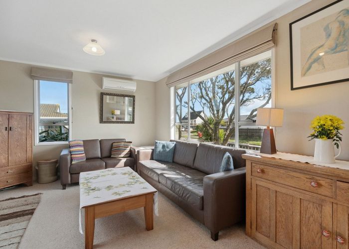  at 93 Pikarere Street, Titahi Bay, Porirua