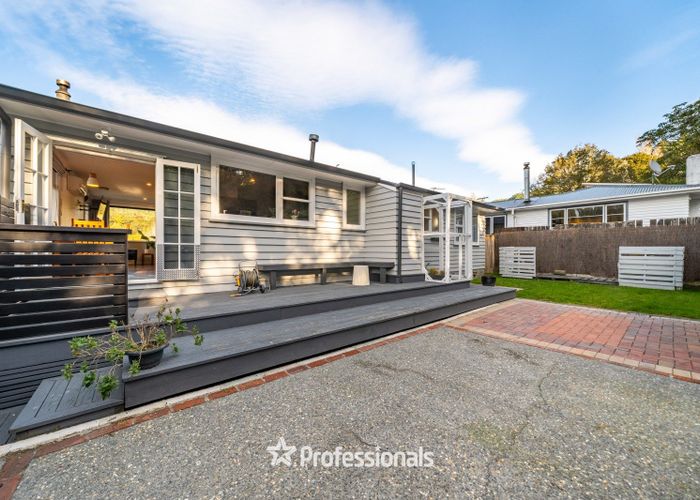  at 14 Pinehaven Road, Pinehaven, Upper Hutt, Wellington