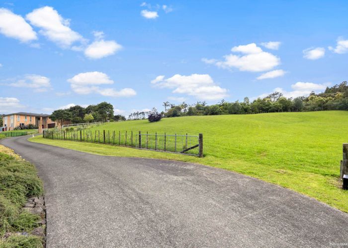  at 143B Chamberlain Road, Massey, Auckland