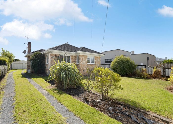  at 4 Olwyn Terrace, Dinsdale, Hamilton