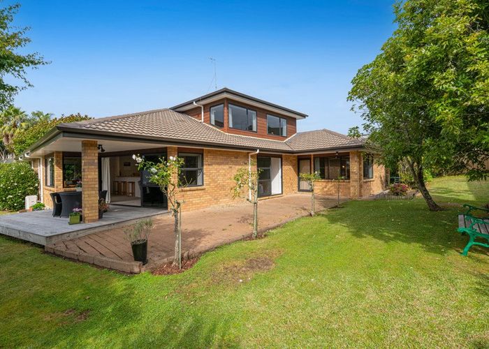  at 9 Thornbill Rise, Unsworth Heights, North Shore City, Auckland