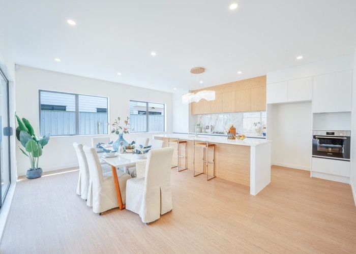  at 18 Domain Road, Weymouth, Manukau City, Auckland