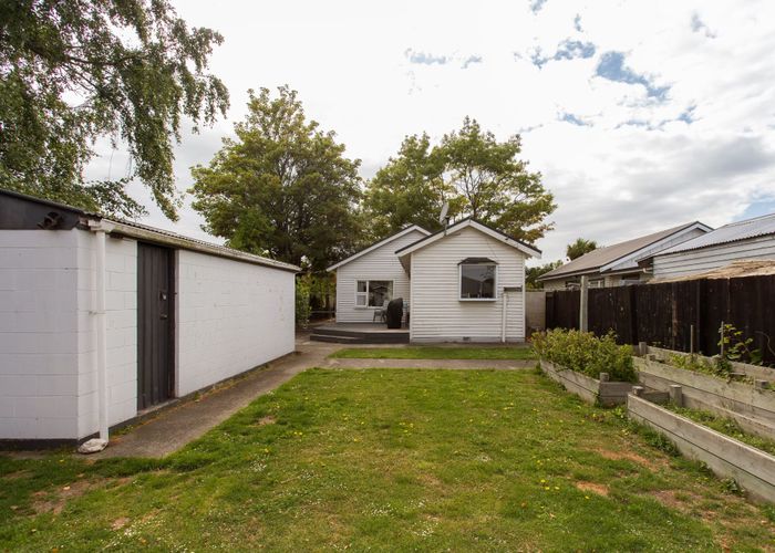 at 19 North Parade, Richmond, Christchurch