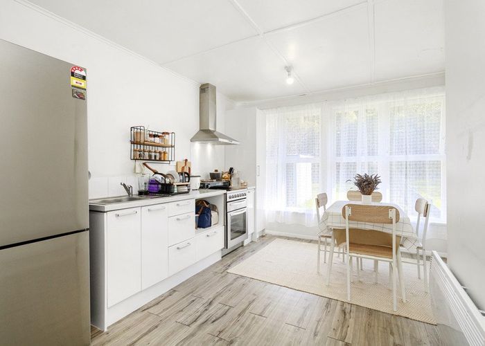  at 2/226 George Street, Stokes Valley, Lower Hutt