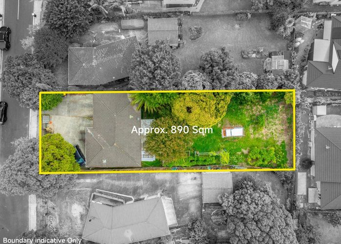  at 31 Kingdale Road, Henderson, Waitakere City, Auckland