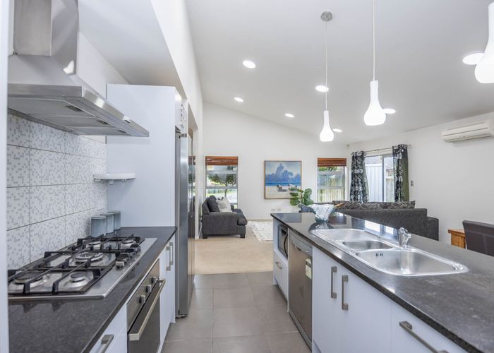  at 33 Chadwick Place, Rototuna, Hamilton, Waikato