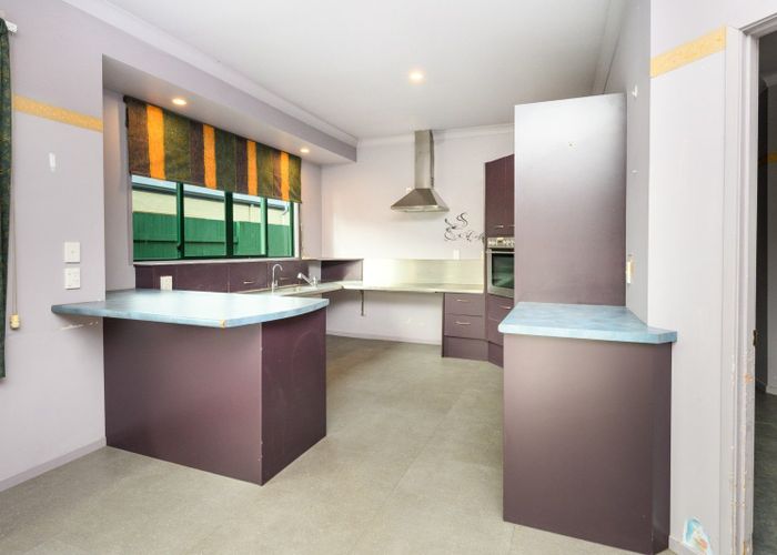  at 8 Fernlea Avenue, Kelvin Grove, Palmerston North, Manawatu / Whanganui