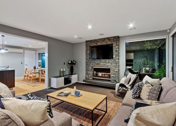  at 128a Holly Road, Merivale, Christchurch City, Canterbury