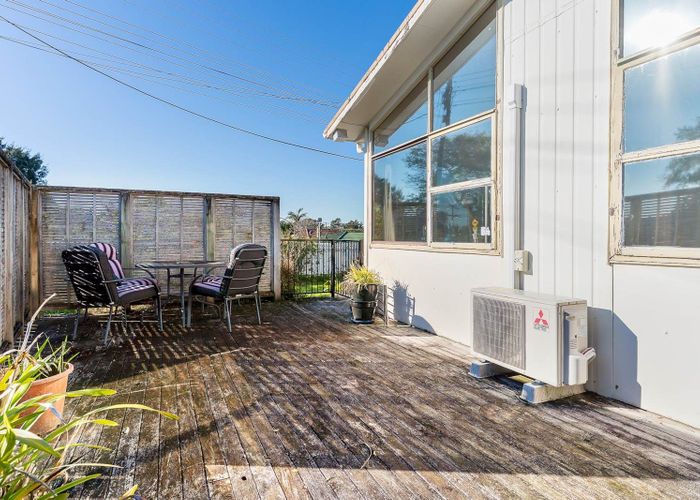  at 1/2 Barron Drive, Green Bay, Waitakere City, Auckland