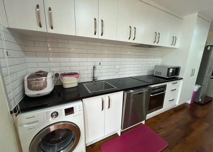  at 28 Catlins Place, Fairview Heights, Auckland
