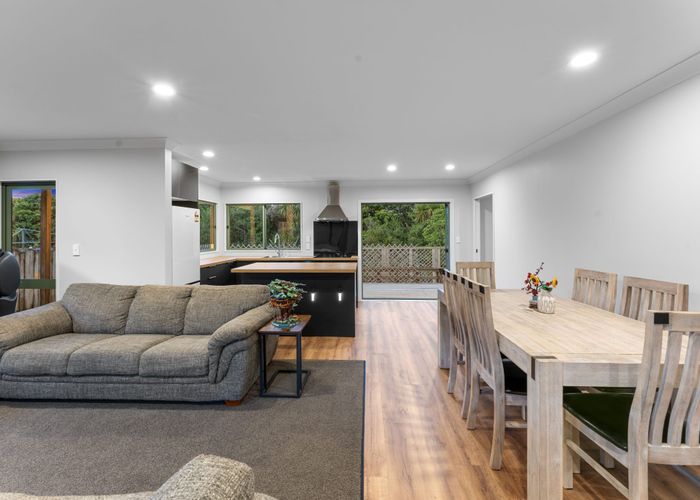  at 2/24 Somerset Road, Mount Roskill, Auckland City, Auckland