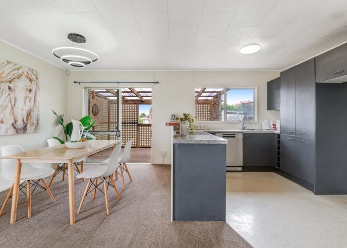  at 10 Santiago Crescent, Unsworth Heights, North Shore City, Auckland