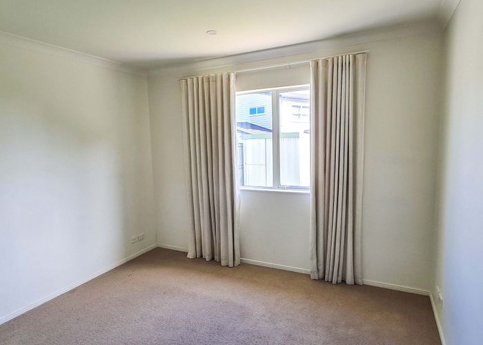  at 5 McCathie Drive, Flat Bush, Manukau City, Auckland