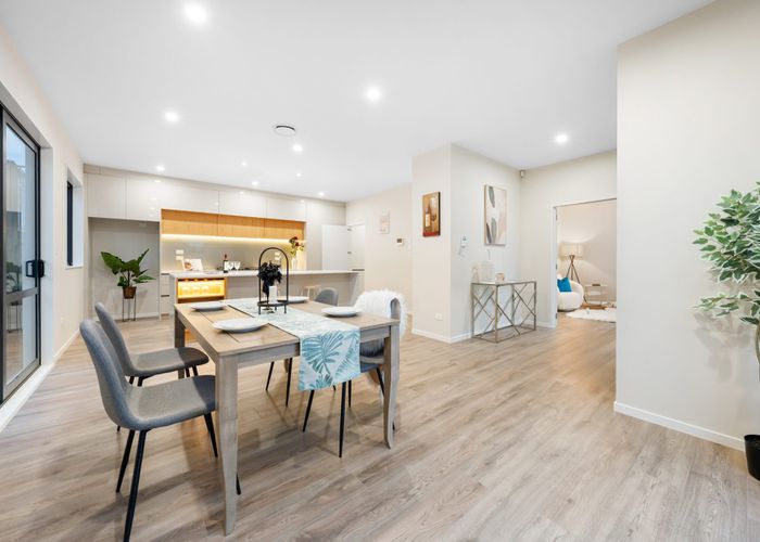 at 4 Ambrosia Avenue, Henderson, Waitakere City, Auckland