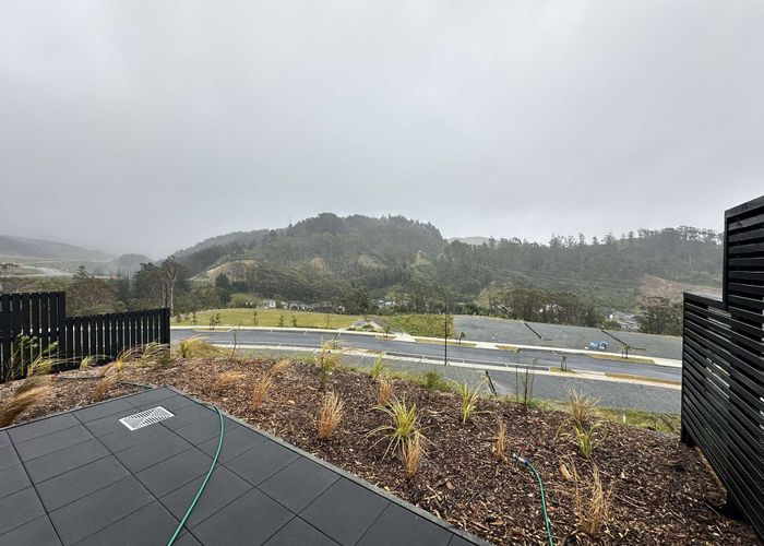  at 40 Turtleback Avenue, Whitby, Porirua