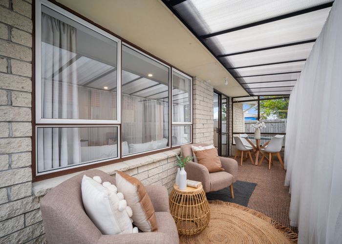  at 2/32 Prestons Road, Redwood, Christchurch