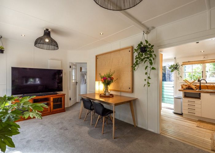 For sale 9 Palm Road, Palm Beach, Waiheke Island, Auckland homes.co.nz