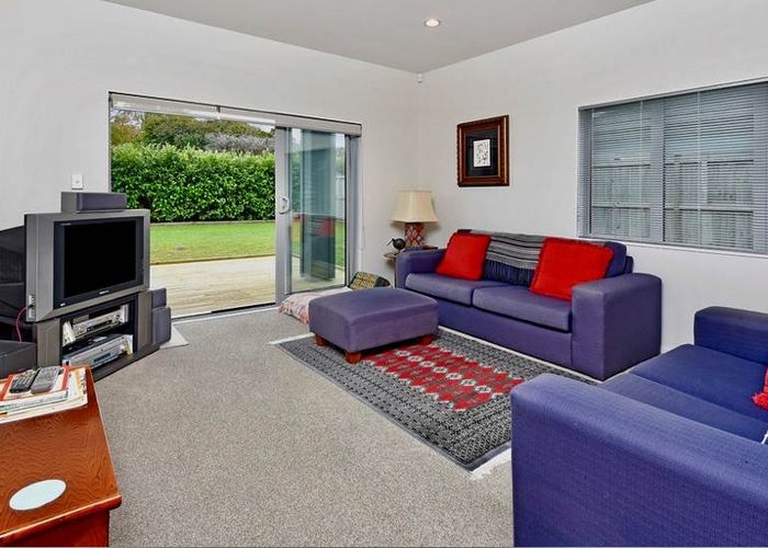  at 61 Pickaberry Avenue, Karaka, Papakura