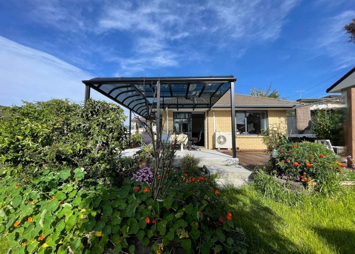  at 8 Earnslaw Crescent, Clover Park, Manukau City, Auckland