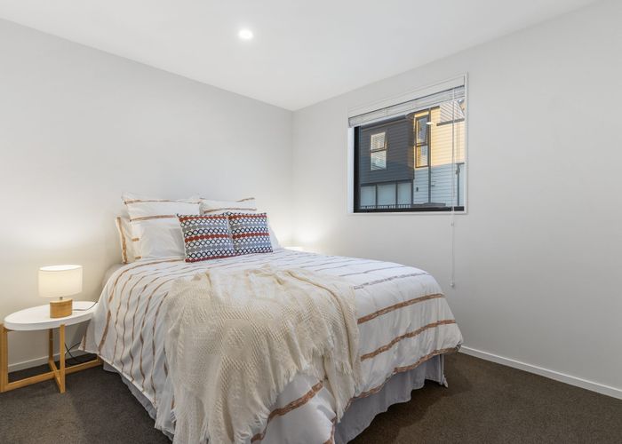  at 5 Panoni Lane, Howick, Auckland